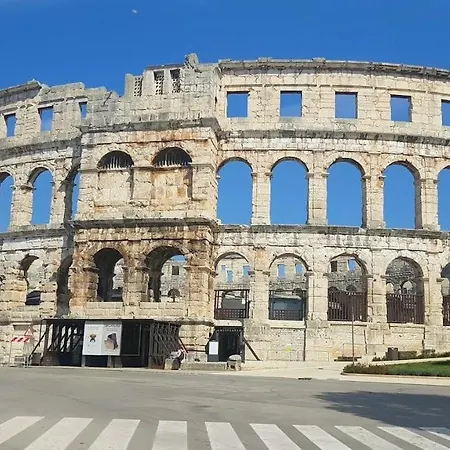 Sanda Appartamento Pola